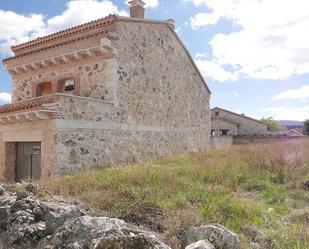 Vista exterior de Casa o xalet en venda en Valdevacas y Guijar amb Terrassa