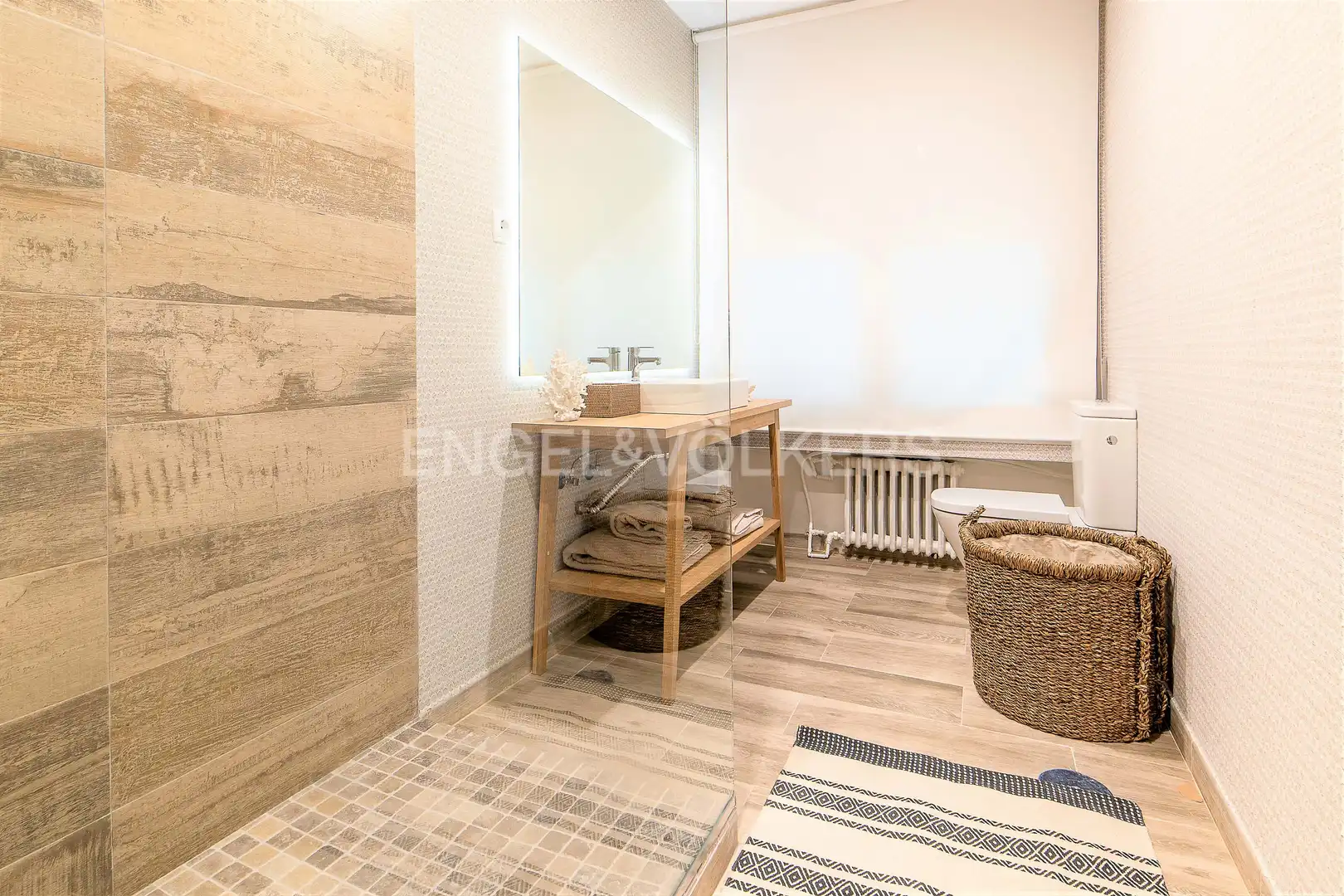 Baño de Piso de alquiler en Madrid con Aire acondicionado, Calefacción y Parquet