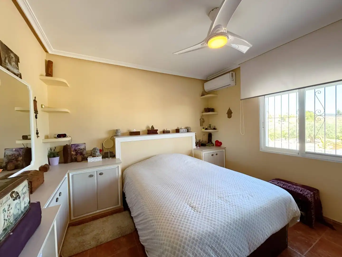 Habitación de Casa o chalet en venta en Alicante / Alacant con Aire acondicionado, Jardín privado y Trastero