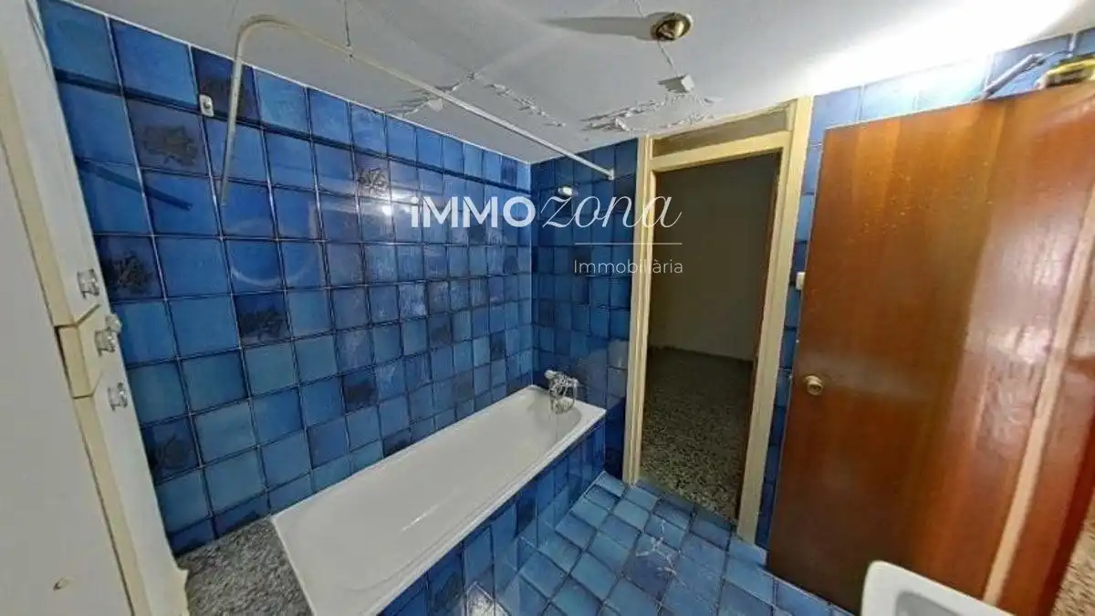 Baño de Apartamento en venta en Urbanitzacions