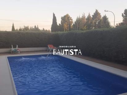 Piscina de Casa o xalet en venda en Valdepeñas amb Aire condicionat, Calefacció i Terrassa