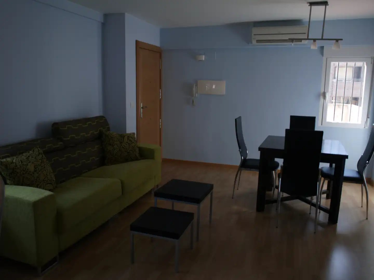 Sala de estar de Apartamento de alquiler en Zaragoza con Calefacción, Amueblado y Horno