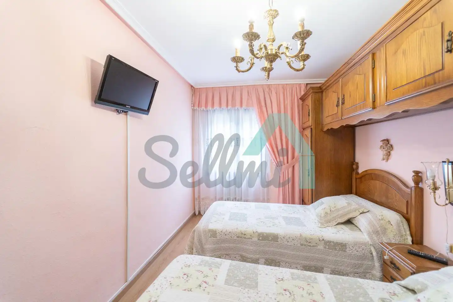 Habitación de Planta baja en venta en Aller con Calefacción, Trastero y Amueblado