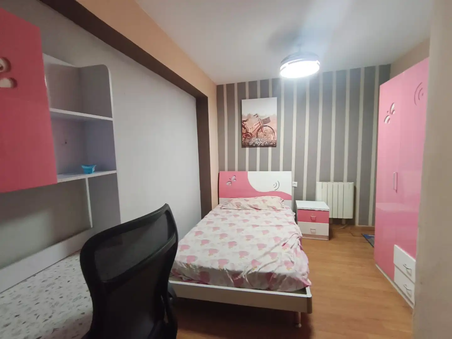 Schlafzimmer von Wohnung zum Verkauf in Burjassot mit Parkett, Ofen und Waschmaschine