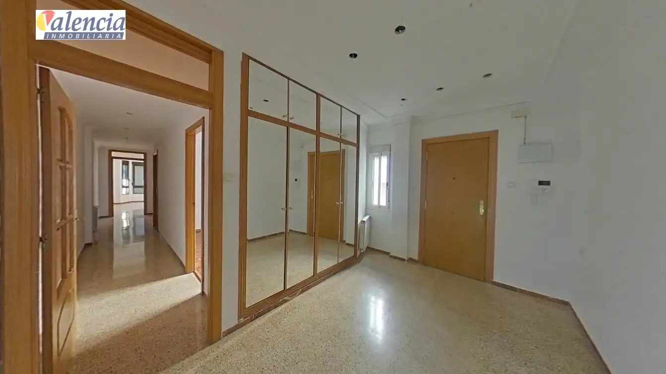 Flat for sale in Torrent