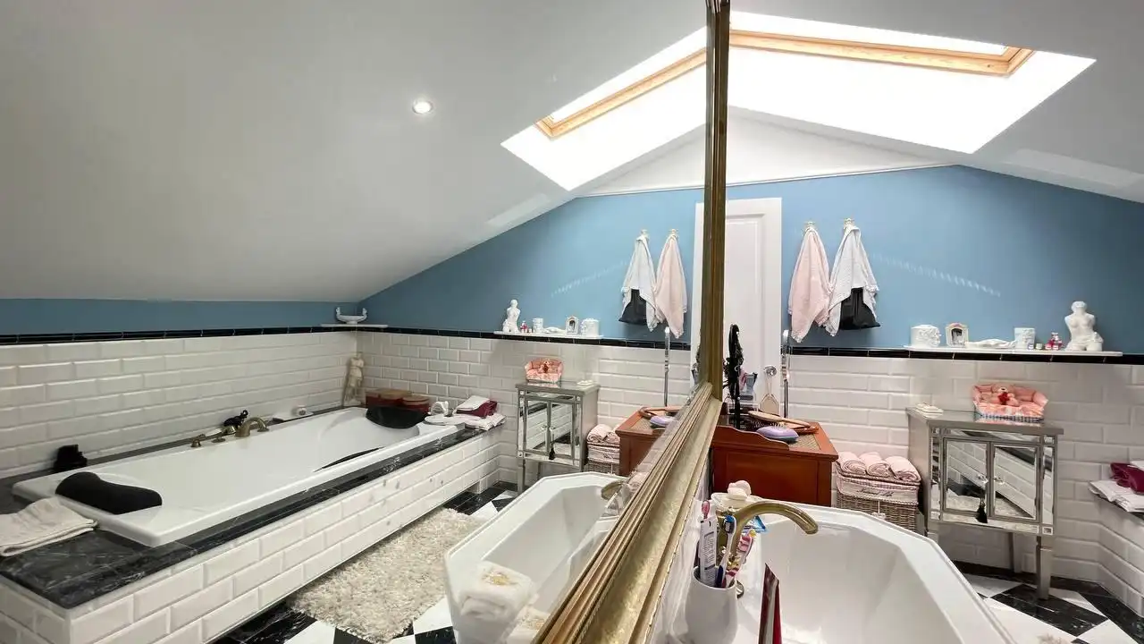 Bany de Casa o xalet en venda en Atajate amb Aire condicionat, Calefacció i Jardí privat
