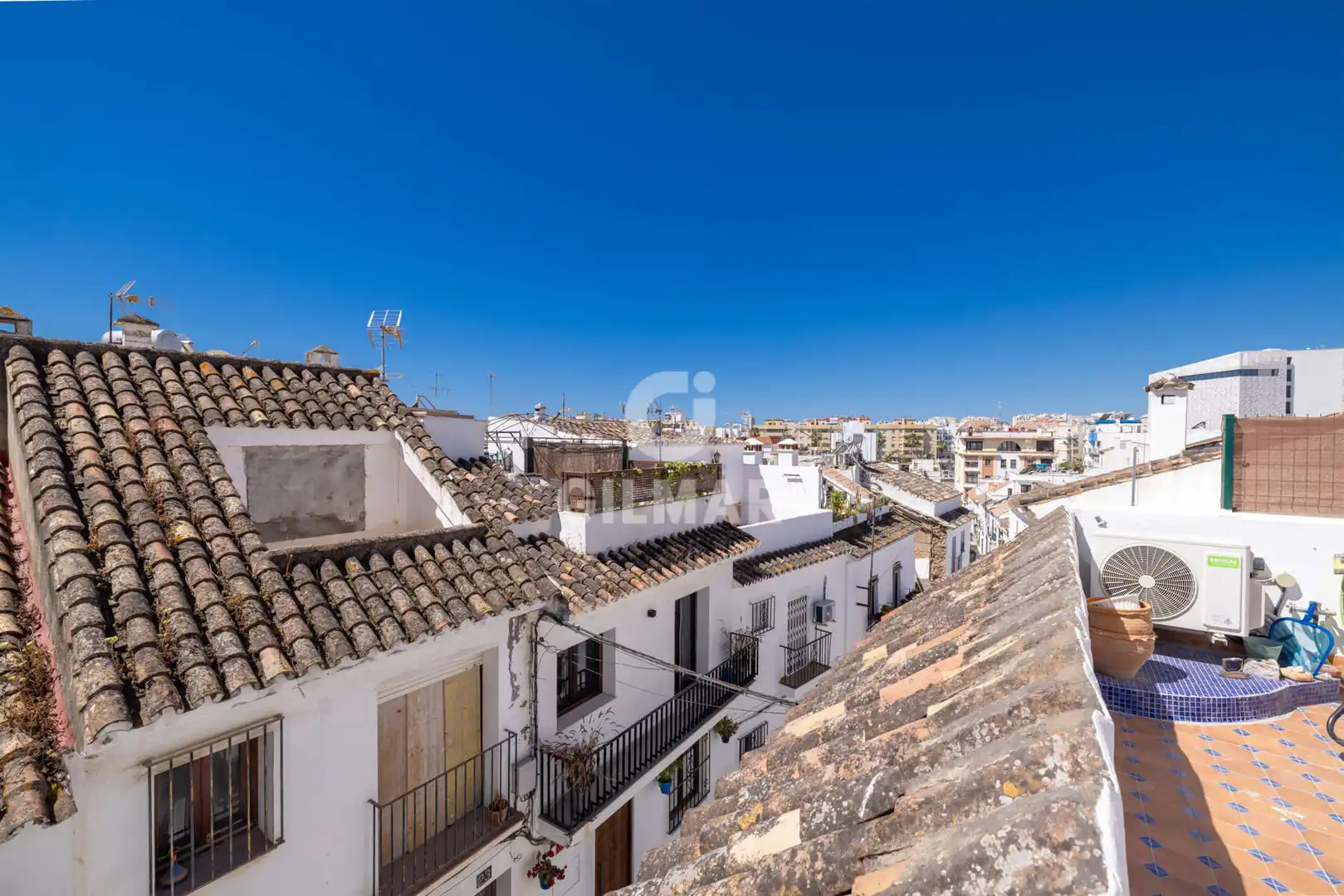 Vista exterior de Casa adosada en venta en Estepona con Calefacción