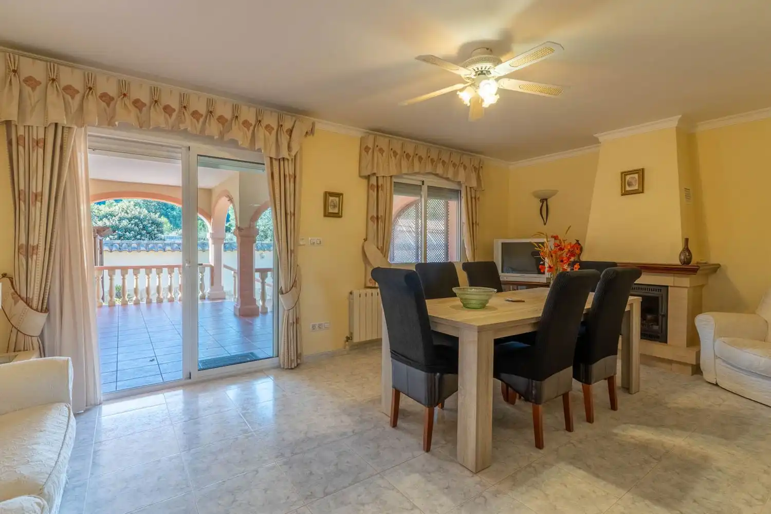 Dining room of Houses for sale in Xaló  with Air Conditioner, Heating and Terrace