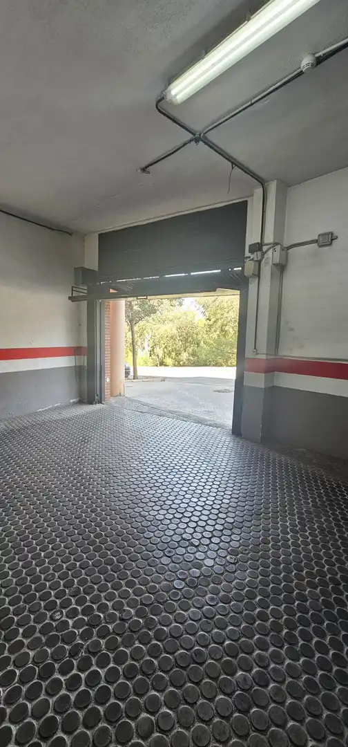 Parkplatz von Garage zum Verkauf in Granada