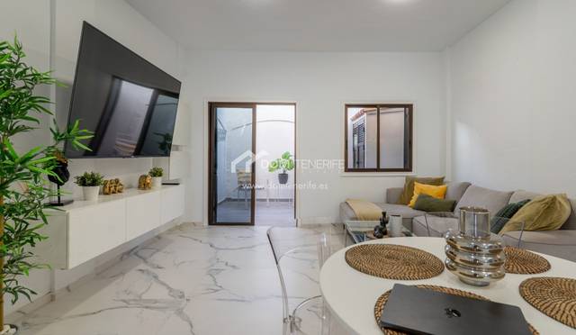 Casa-chalet en Venta en Chayofa