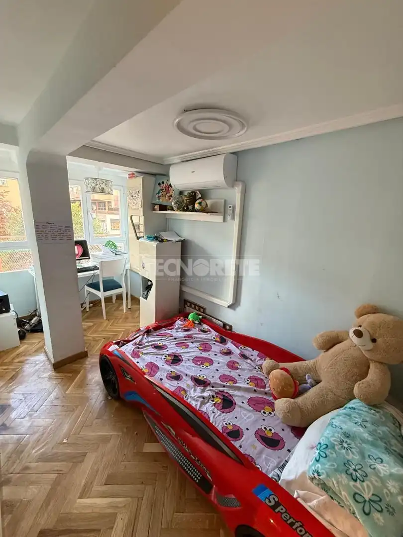 Habitación de Piso en venta en Madrid con Calefacción y Parquet