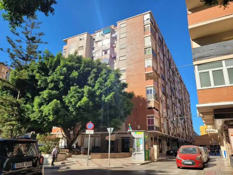 Vista exterior de Piso en venta en Málaga con Aire acondicionado, Calefacción y Horno