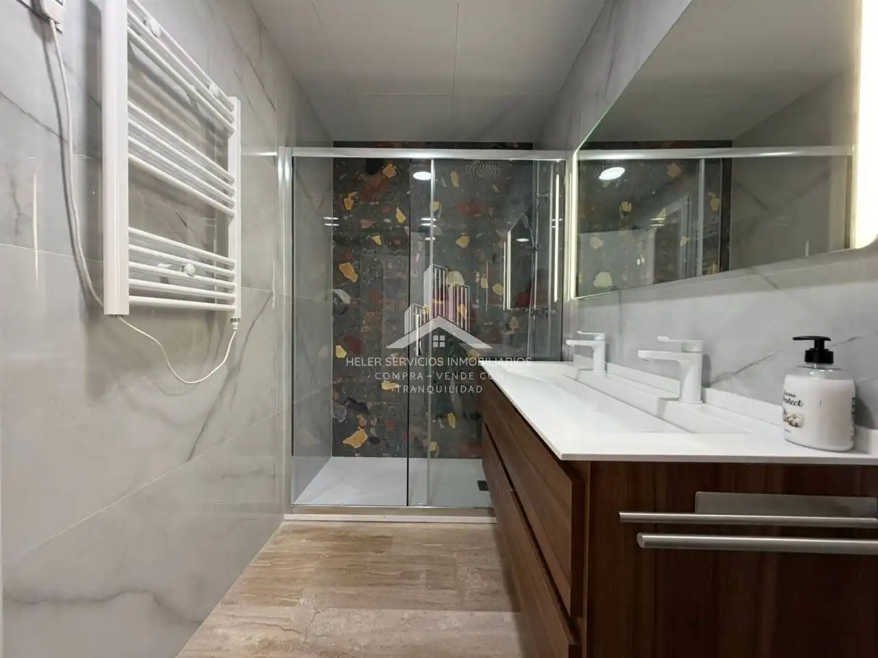 Baño de Piso de alquiler en Castellón de la Plana / Castelló de la Plana con Parquet y Amueblado