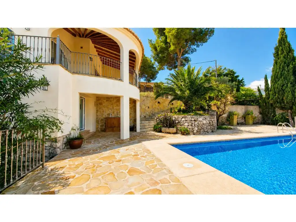 Casa amb piscina en venda a La Granadella  - Costa Nova