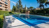 Piscina de Pis en venda en  Madrid Capital amb Aire condicionat, Calefacció i Terrassa