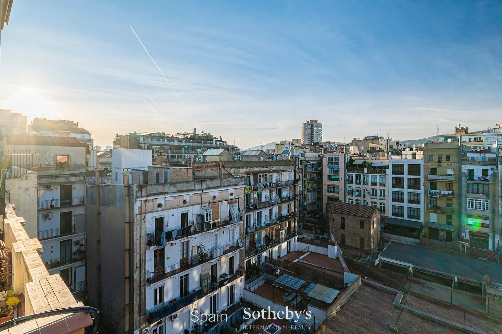 Außenansicht von Maisonette zum Verkauf in Barcelona mit Klimaanlage und Heizung