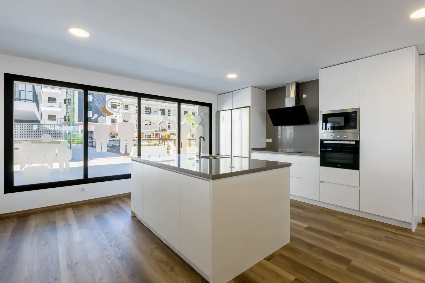 Cocina de Piso de alquiler en La Rinconada con Aire acondicionado, Calefacción y Parquet