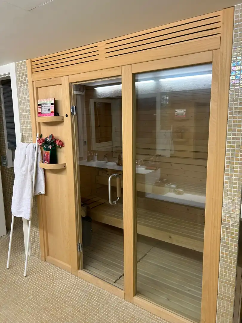 Bany de Casa o xalet en venda en Marbella amb Aire condicionat, Calefacció i Jardí privat