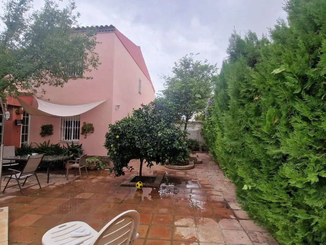 Chalet con piscina en venta en Calle Miguel de Cervantes 13, imagen 10