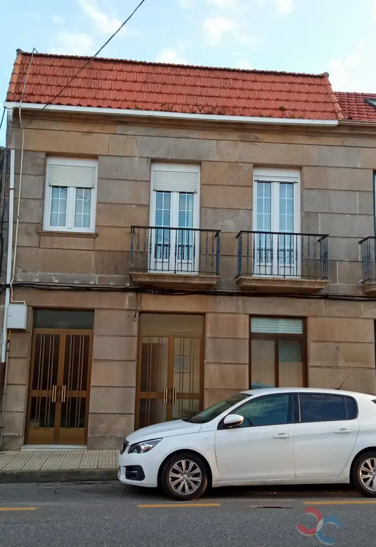 Vista exterior de Casa o chalet en venta en Pontevedra Capital  con Amueblado y Balcón