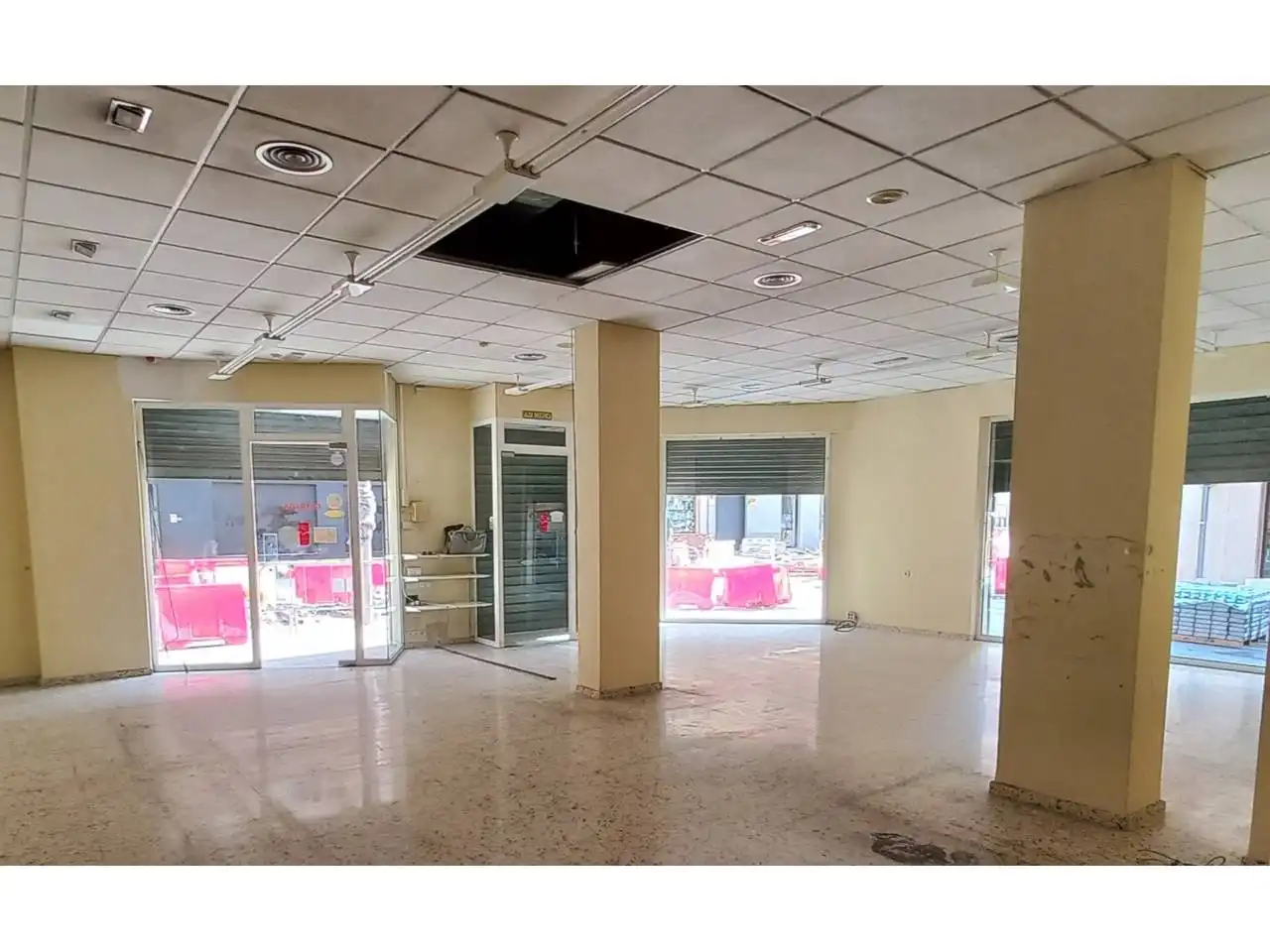 Local comercial en alquiler en Avenida Alfonso XIII 44