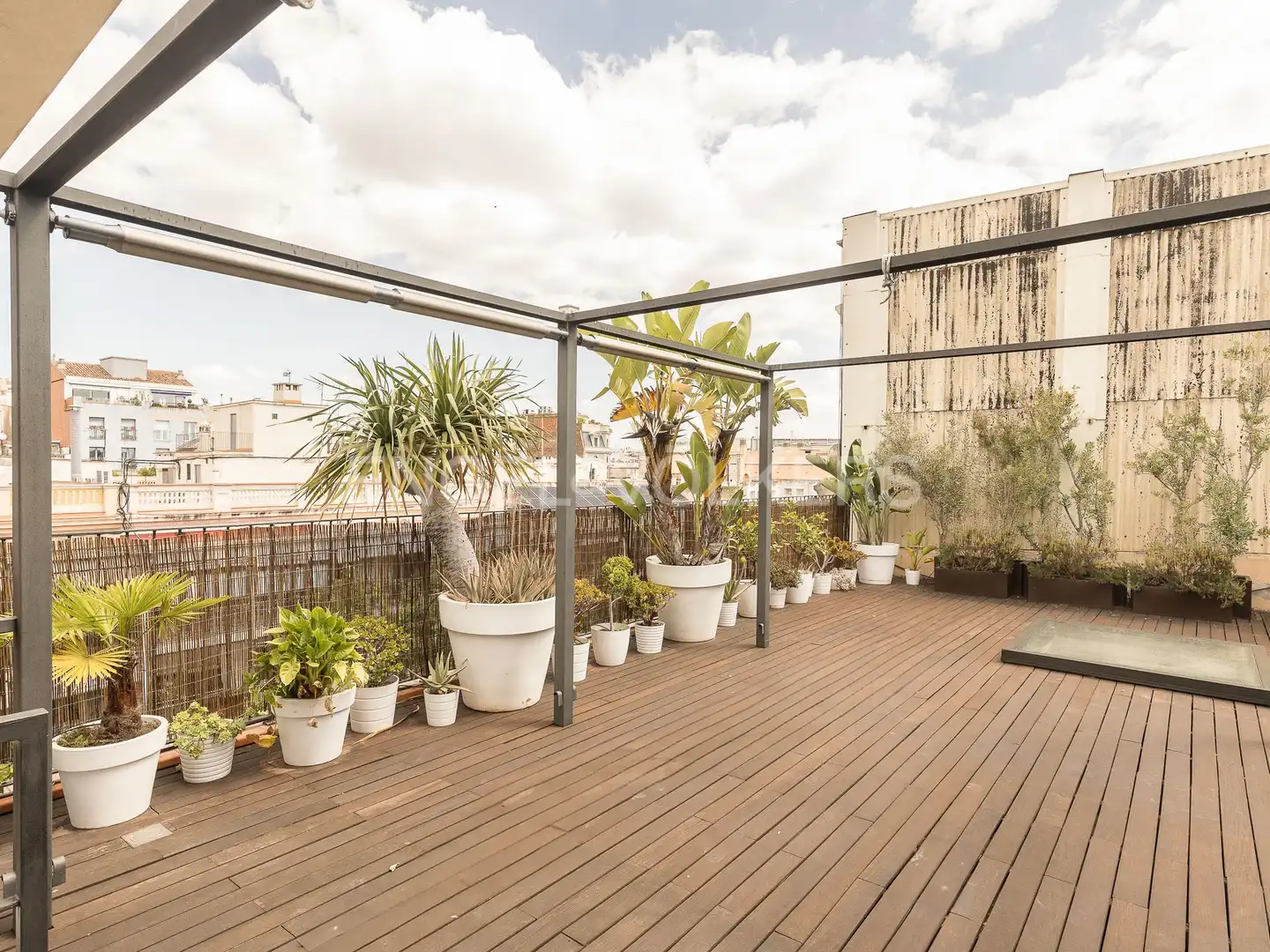 Terrasse von Dachboden zur Miete in Barcelona mit Klimaanlage, Heizung und Parkett