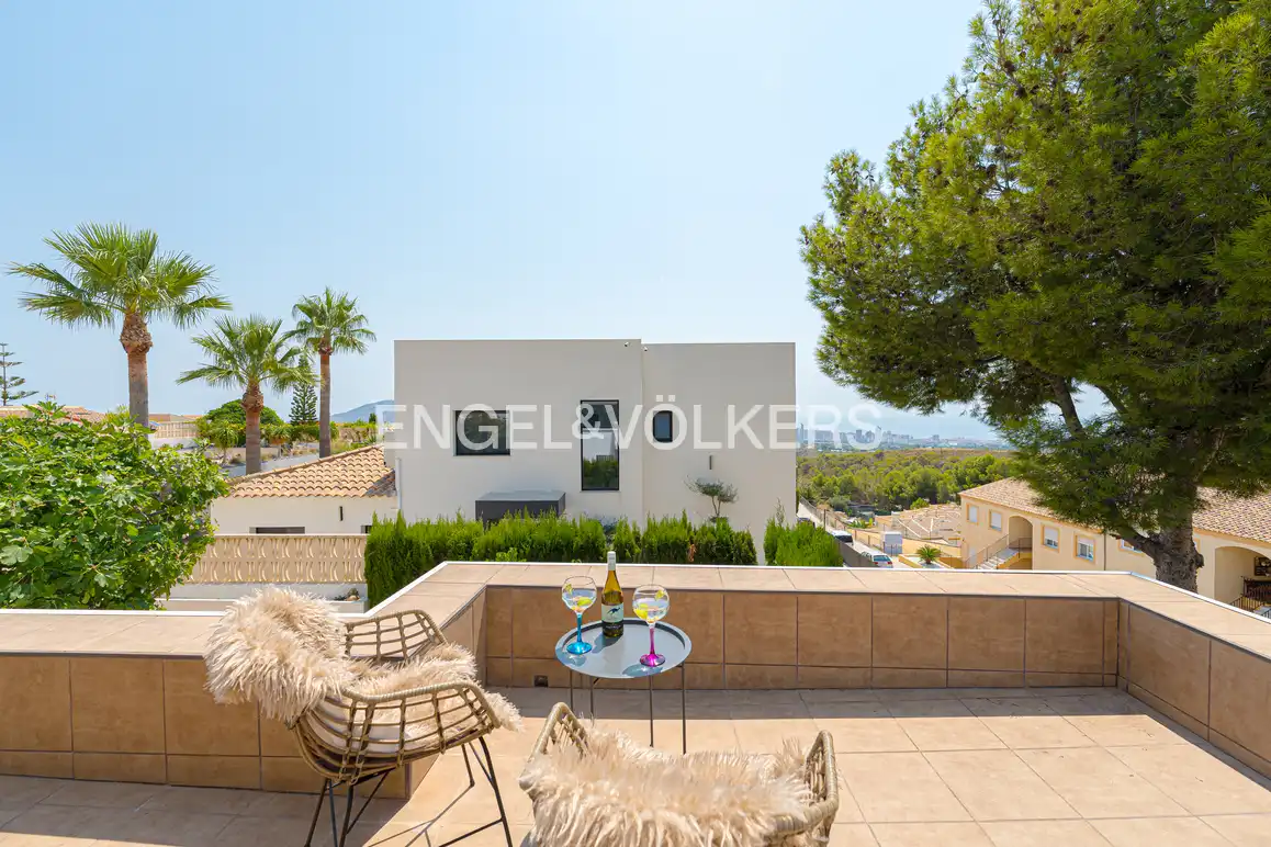 Terraza de Casa o chalet en venta en La Nucia con Aire acondicionado, Jardín privado y Piscina