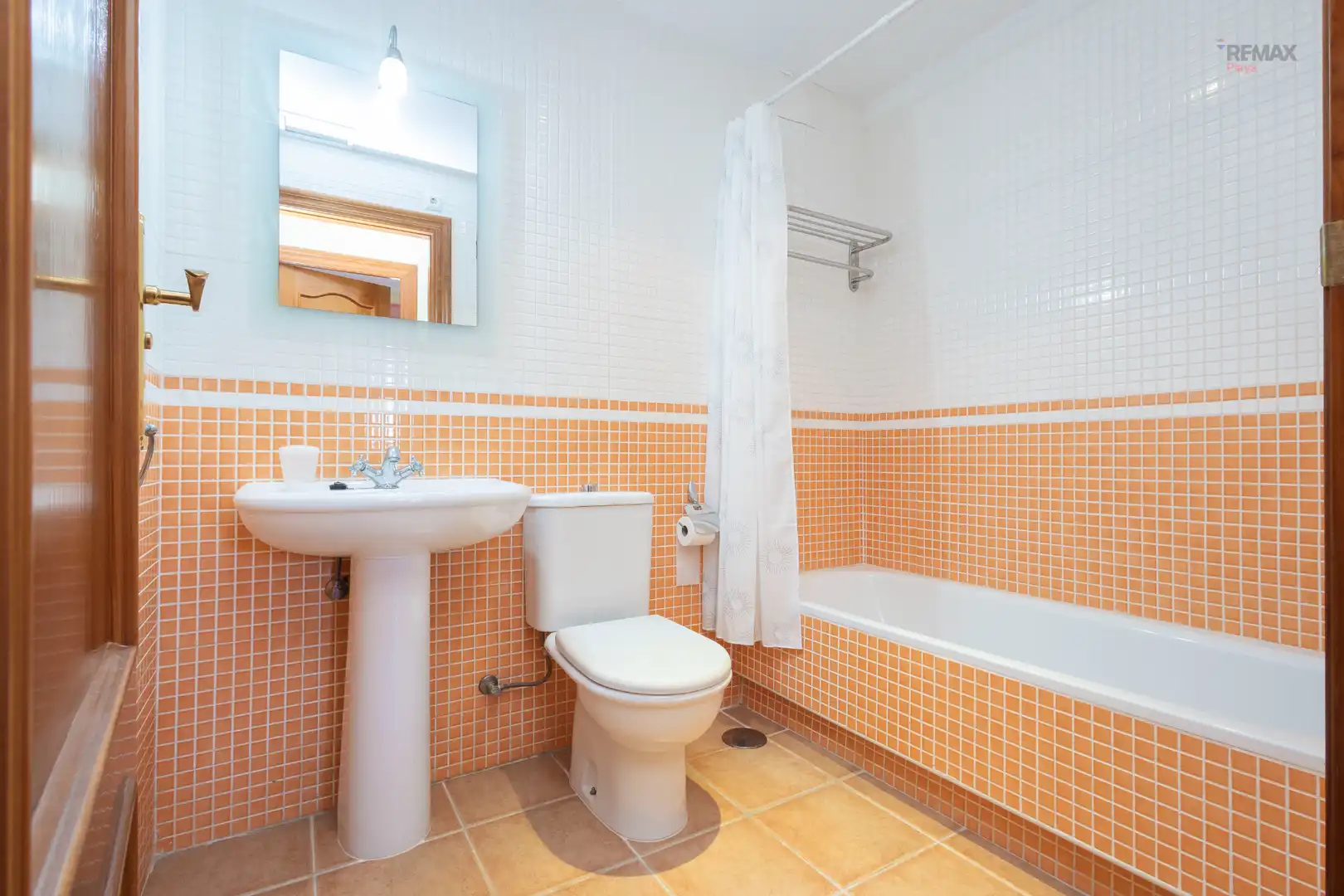 Bathroom of Attic for sale in Las Salinas