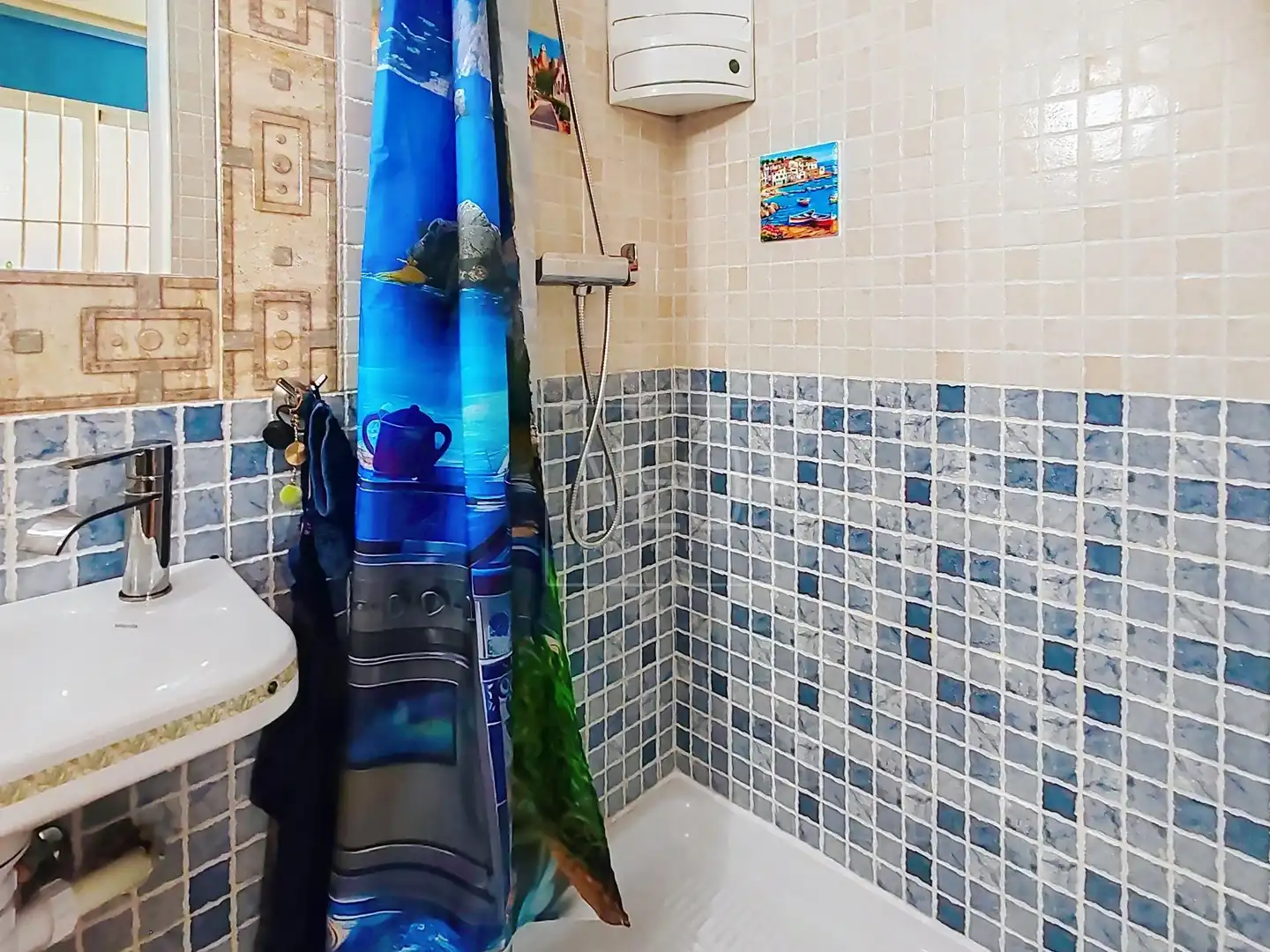 Bathroom of Ground floor for sale in Gandia  with Air Conditioner and Terrace