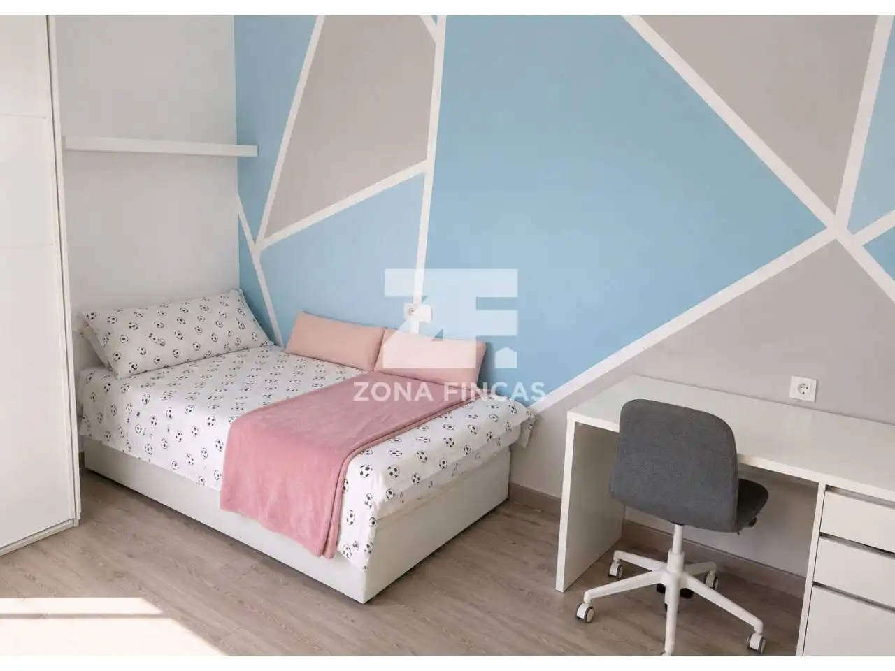 Bedroom of Flat for sale in Badalona  with Heating, Parquet flooring and Terrace