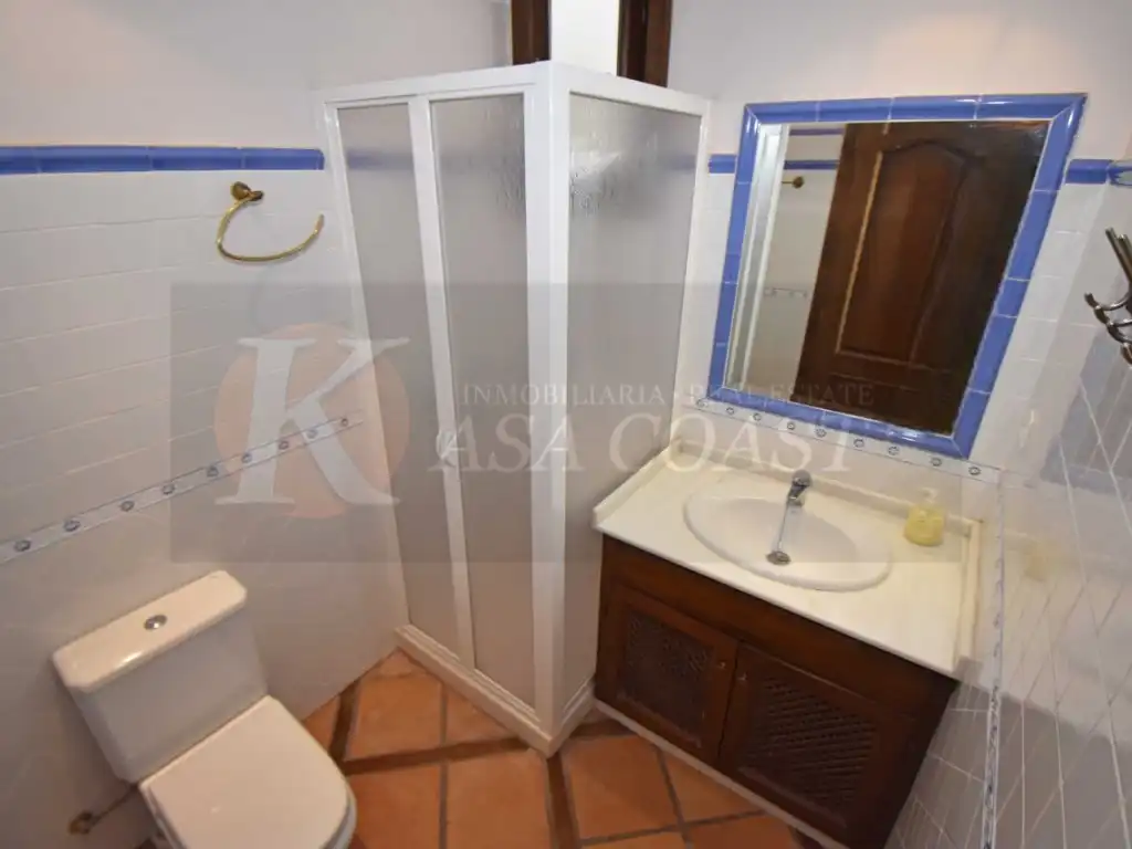 Baño de Casa adosada en venta en Fuengirola con Aire acondicionado, Jardín privado y Terraza