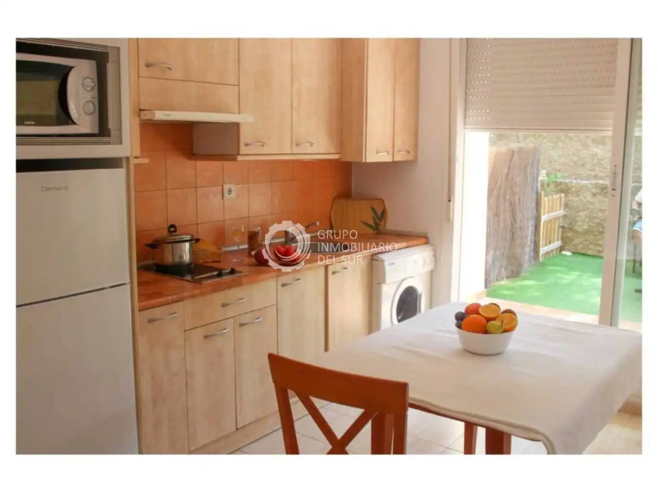 Cocina de Dúplex de alquiler en Barbate con Aire acondicionado, Jardín privado y Amueblado