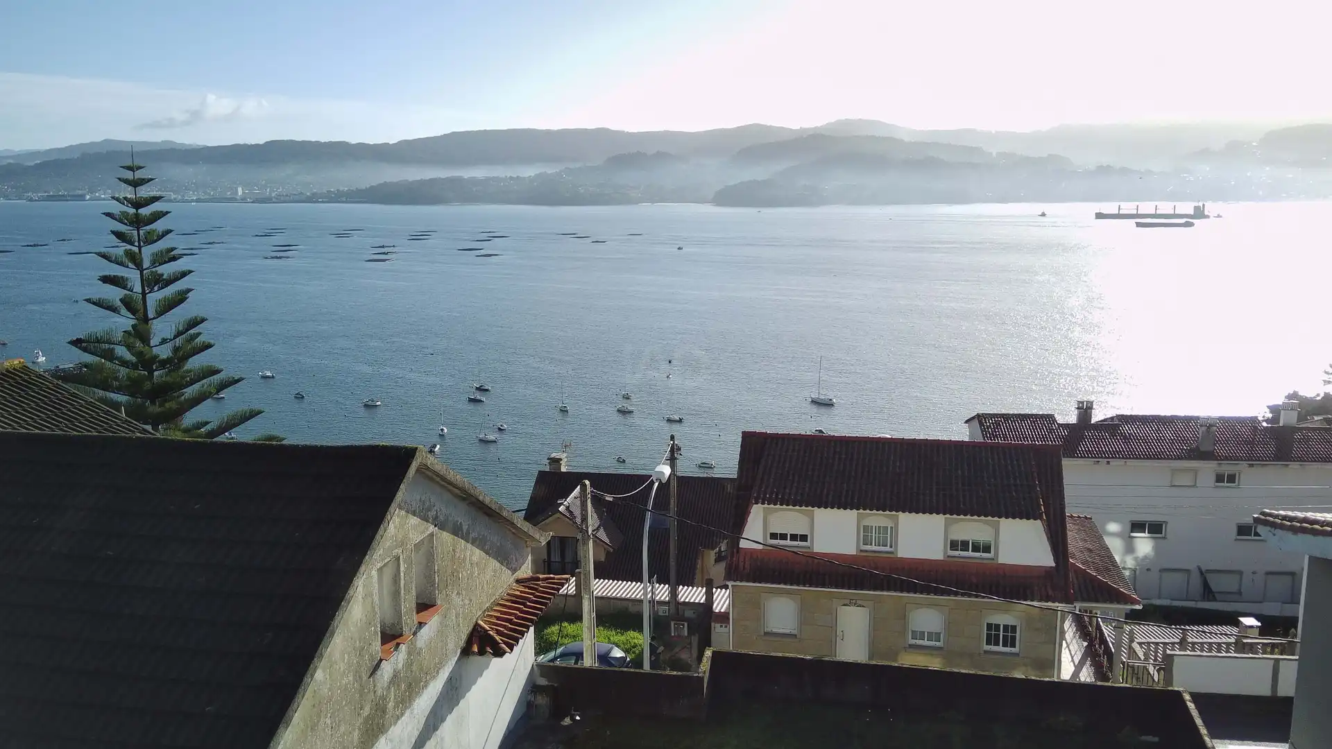 Außenansicht von Einfamilien-Reihenhaus zum Verkauf in Sanxenxo mit Klimaanlage, Heizung und Terrasse