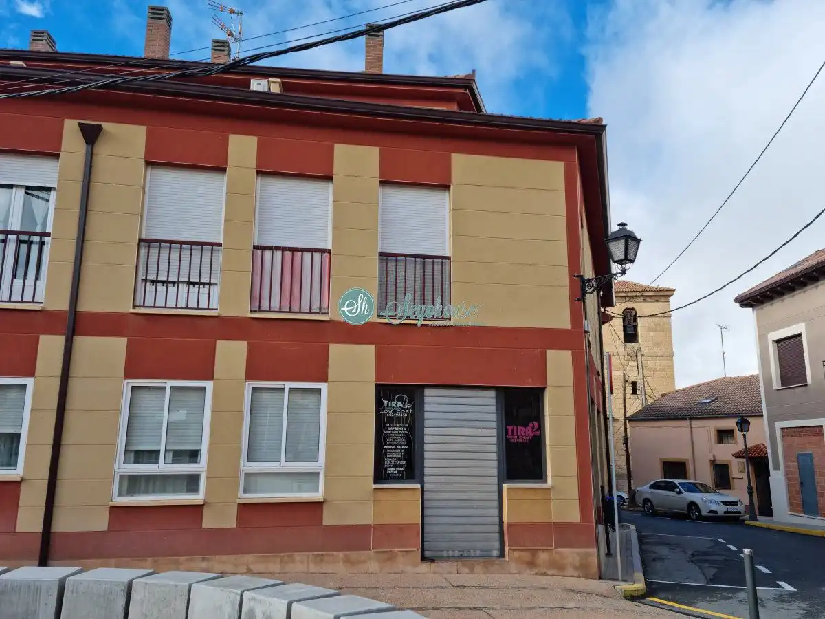 Vista exterior de Local en venta en Espirdo