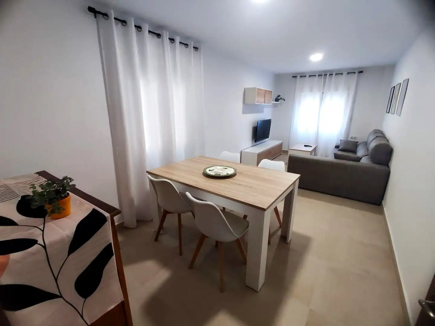 Sala d'estar de Pis de lloguer en Barbastro amb Moblat