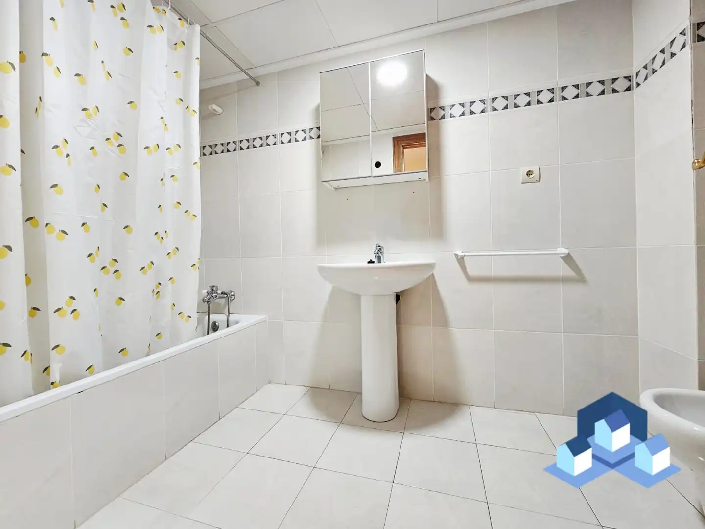 Baño de Piso en venta en Lorca con Aire acondicionado y Amueblado