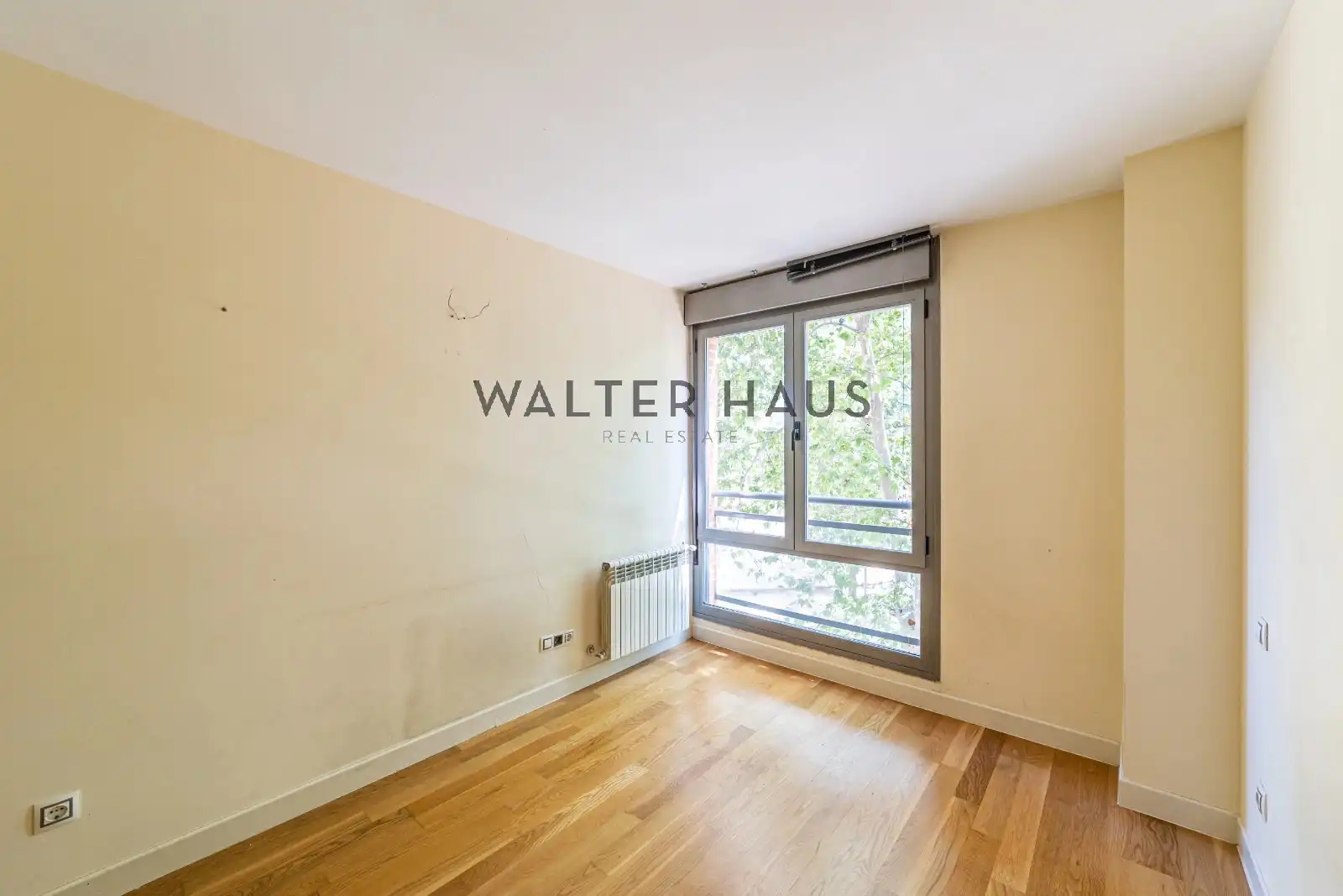 Exterior view of Flat for sale in Madrid  with Air Conditioner, Heating and Storage room