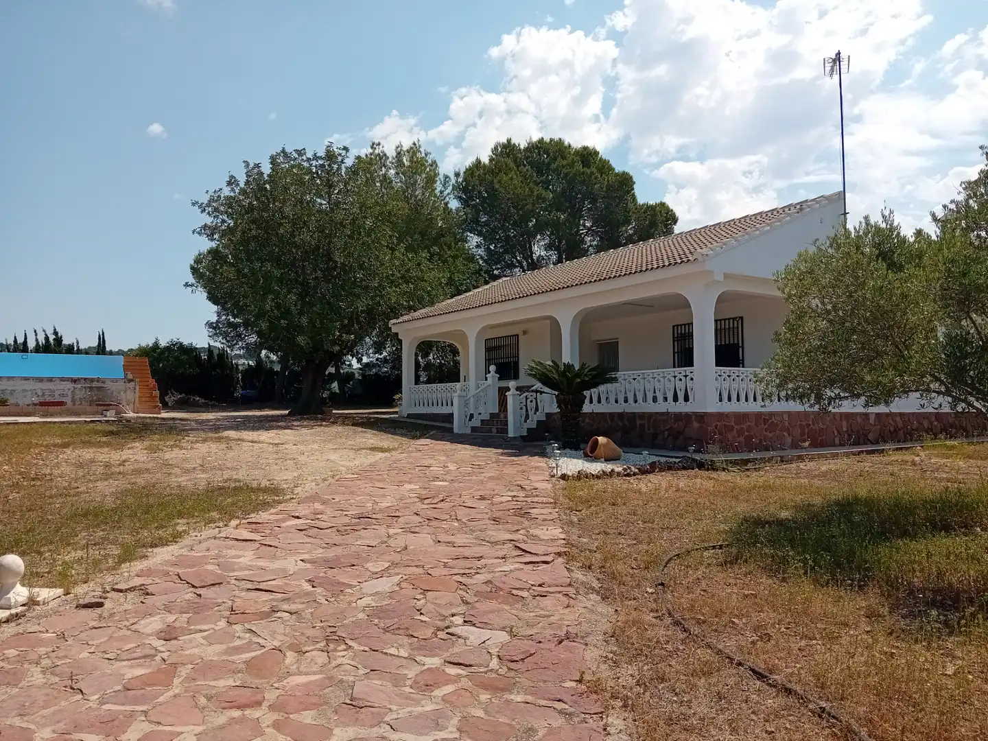 Vista exterior de Casa o chalet en venta en Torrent con Jardín privado, Terraza y Piscina