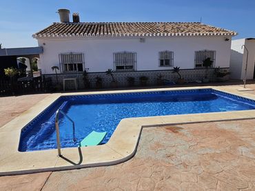 Casa rústica con piscina en venta en Diseminado Almayate Alto 466