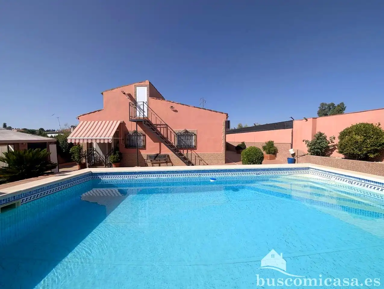 Piscina de Finca rústica en venda en Linares amb Aire condicionat, Jardí privat i Traster