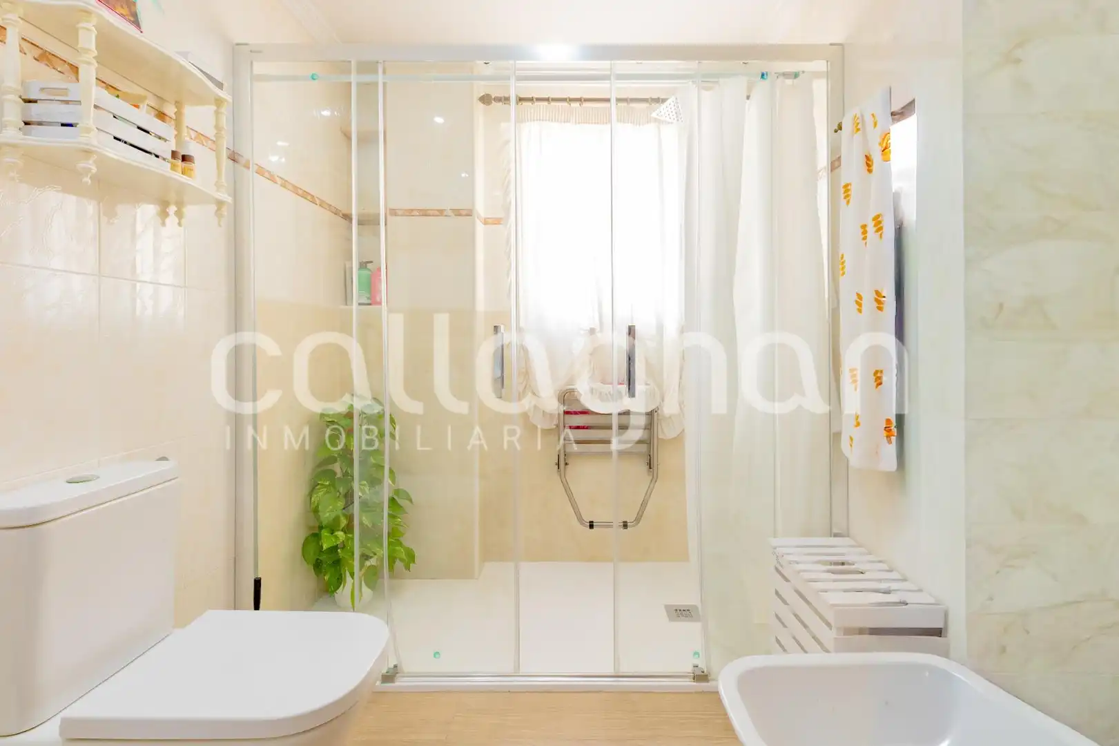 Badezimmer von Dachboden zum Verkauf in Valencia mit Klimaanlage, Heizung und Terrasse