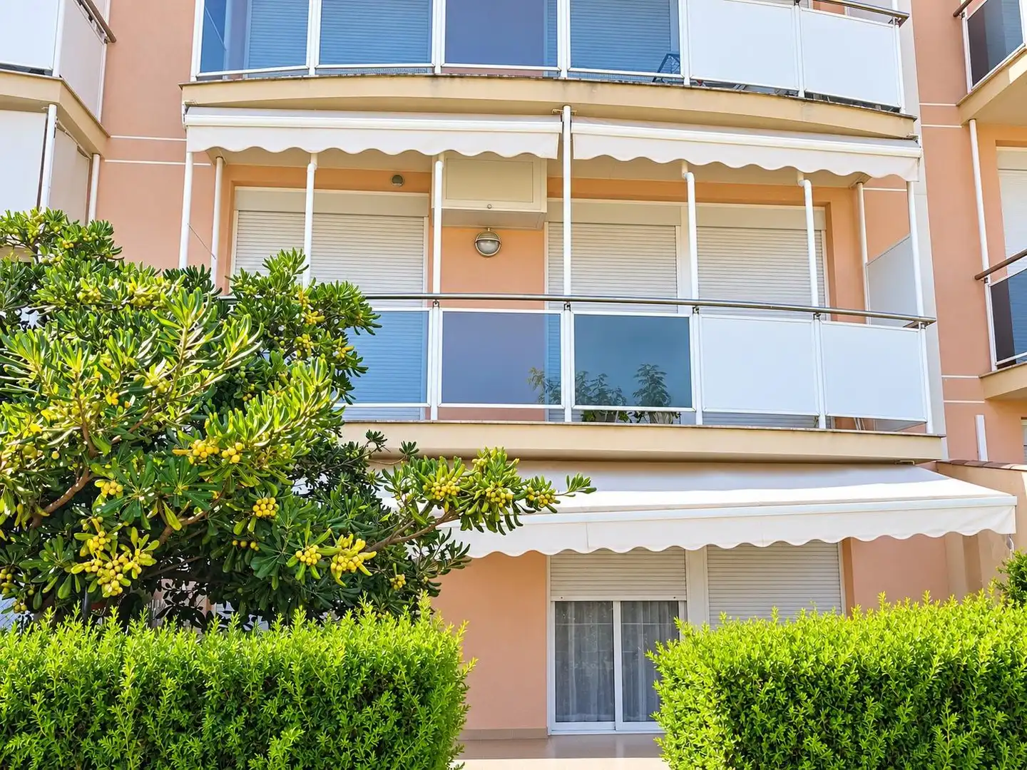 Außenansicht von Wohnung zum Verkauf in La Ràpita mit Klimaanlage, Terrasse und Alarm