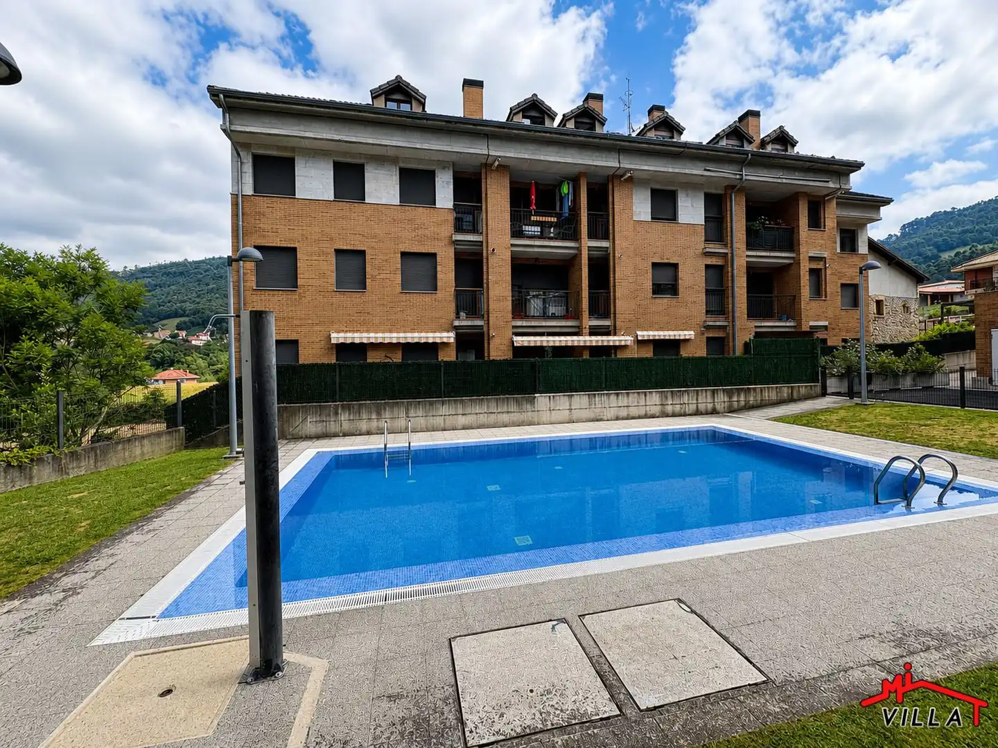 Piscina de Planta baixa en venda en Limpias amb Calefacció, Terrassa i Traster