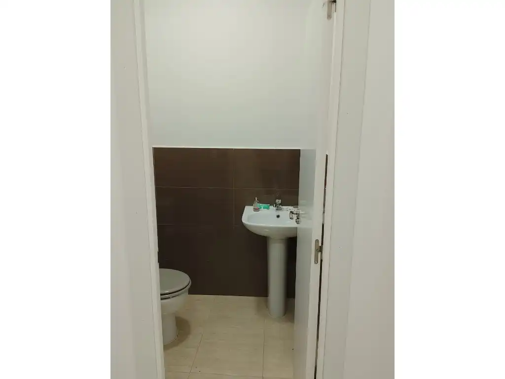 Badezimmer von Geschaftsraum zur Miete in Puertollano mit Klimaanlage
