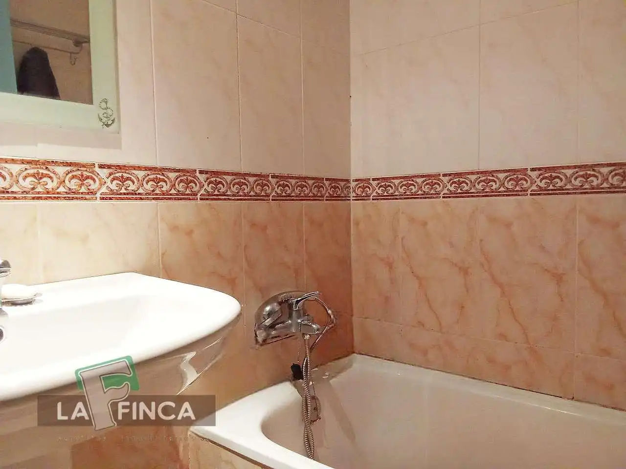 Bany de Casa o xalet en venda en Soto del Barco amb Calefacció, Parquet i Terrassa