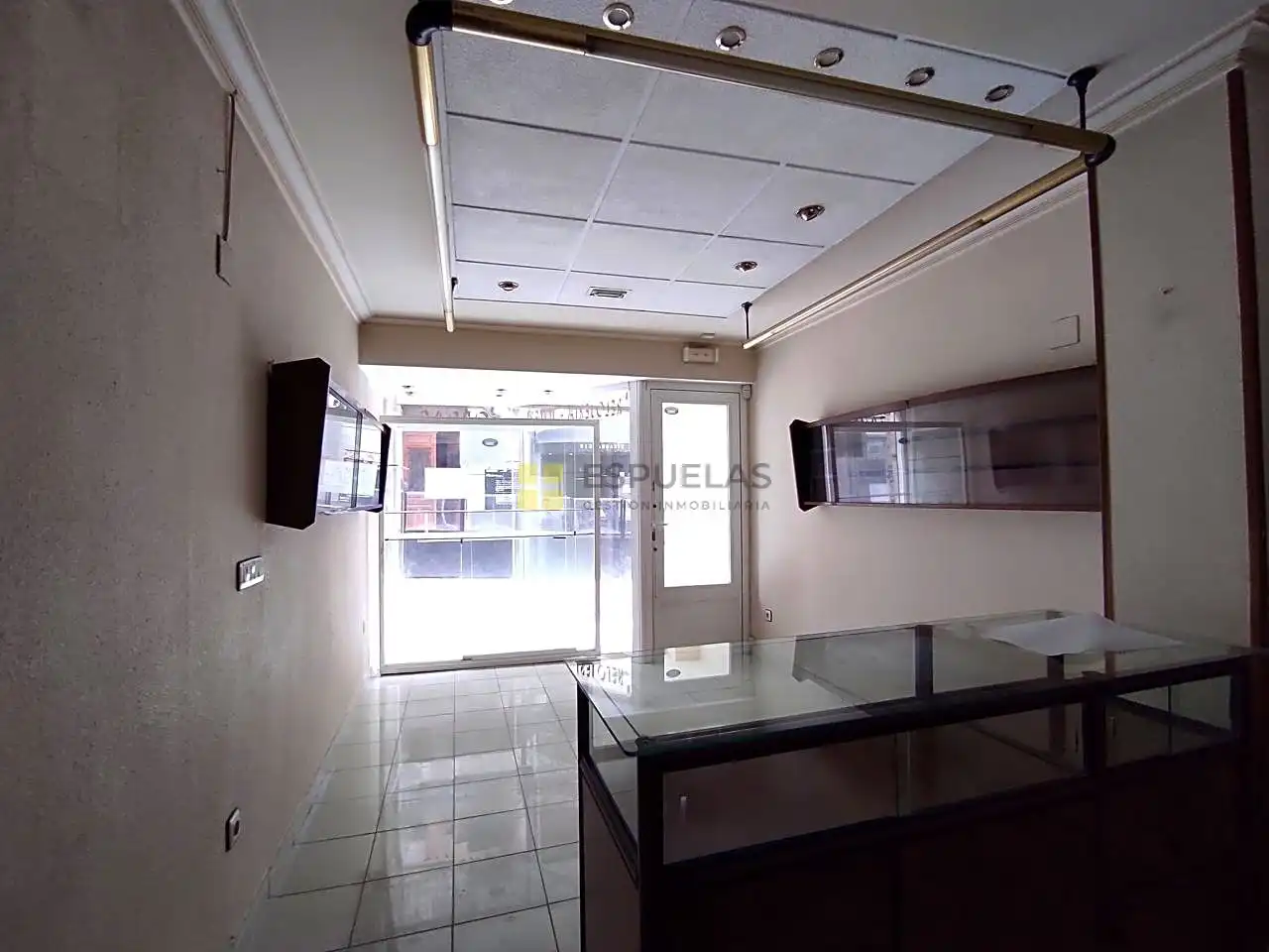Locale commerciale in affitto a Virrey Lizana 2, imagen 4