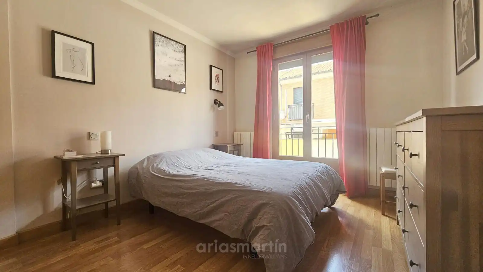 Dormitori de Casa adosada de lloguer en Salamanca amb Calefacció, Terrassa i Moblat
