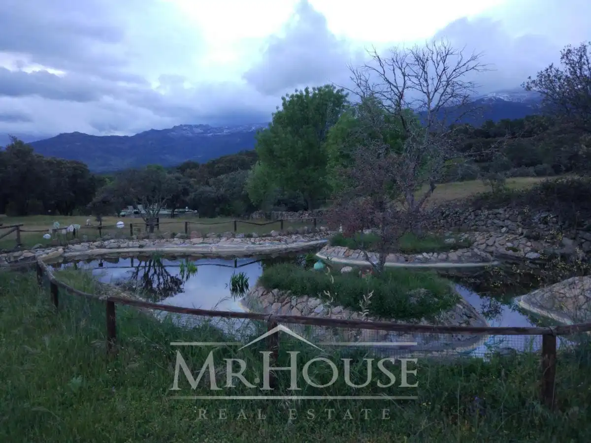 Finca rústica en venta en Casavieja con Aire acondicionado, Calefacción y Jardín privado