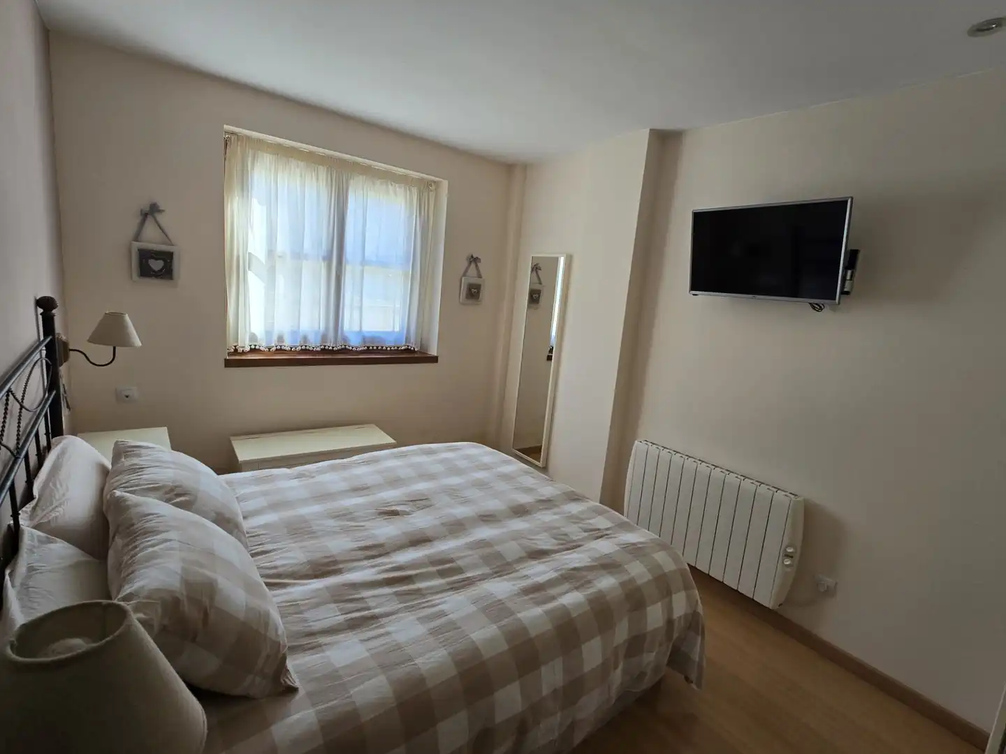 Habitación de Apartamento en venta en Benasque con Aire acondicionado, Calefacción y Amueblado