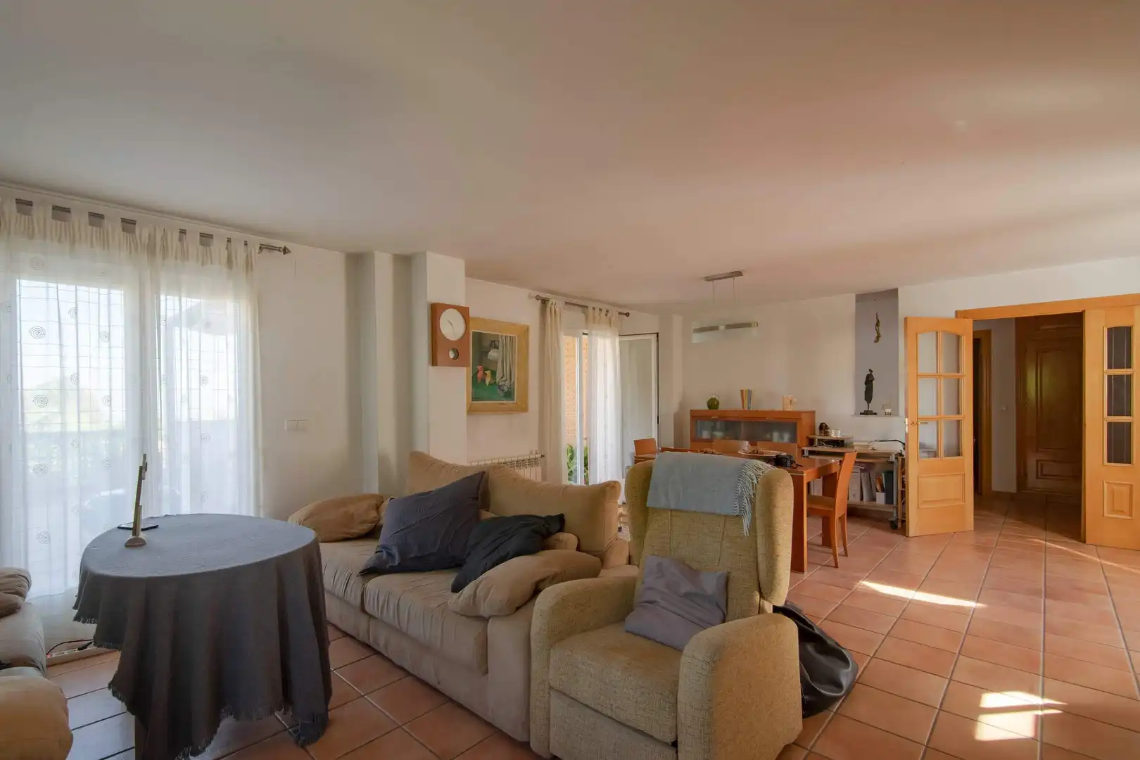 Sala d'estar de Casa o xalet en venda en La Zubia amb Calefacció i Jardí privat